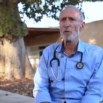 L’initiative « Shnat Sherut 50 Plus » : Service national pour les plus de 50 ans.