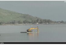 Documenté sur le lac : que fait cette « radeau-plateforme » mystérieuse au cœur de la mer de Galilée ?