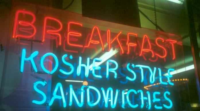 Qu’est-ce que la tendance du « kosher style » qui conquiert les restaurants ?