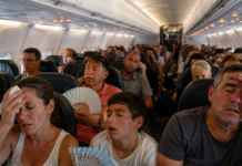 Cauchemar en route vers les vacances d’été : les passagers sur « Air Haifa » coincés deux heures dans un avion sans climatisation »